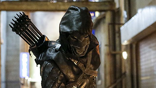 bild aus der news "Arrow": Neue Bösewichte in Gegenwart und Vergangenheit auf Bildern zum Auftakt der 5. Staffel