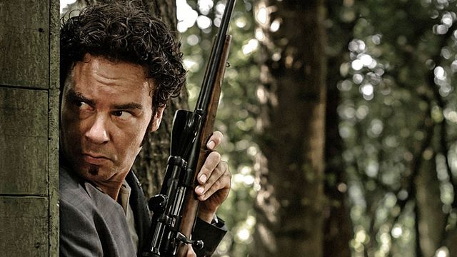 bild aus der news Killer gegen Killer: Im deutschen Trailer zu "Schneider vs. Bax" gibt’s statt Geburtstagtorte Kugeln aufgetischt