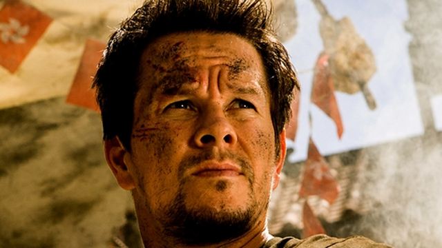 Im neuen Set-Video zu "Transformers 5: The Last Knight" dreht Mark Wahlberg eine schwindelerregende Runde