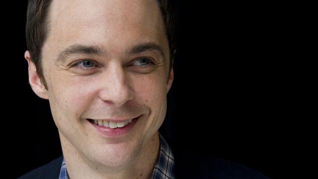bild aus der news Er hat die Haare schön: "Big Bang Theory"-Star Jim Parsons covert Kansas-Hit "Dust In The Wind"