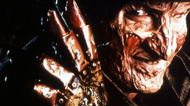Freddy ist zurück: Robert Englund schlüpft für "Nightmares in the Makeup Chair" wieder in seine Maske