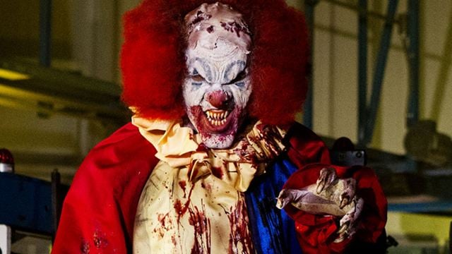 "The Night Watchmen": Deutsche Trailerpremiere zur Horror-Komödie mit Vampir-Clowns und 80er-Feeling
