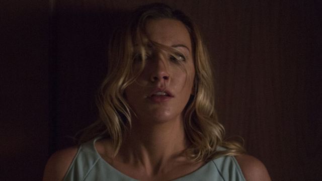 Deutscher Trailer zu "Wolves At The Door": "Arrow"-Star Katie Cassidy im neuen Horrorfilm des "Annabelle"-Regisseurs
