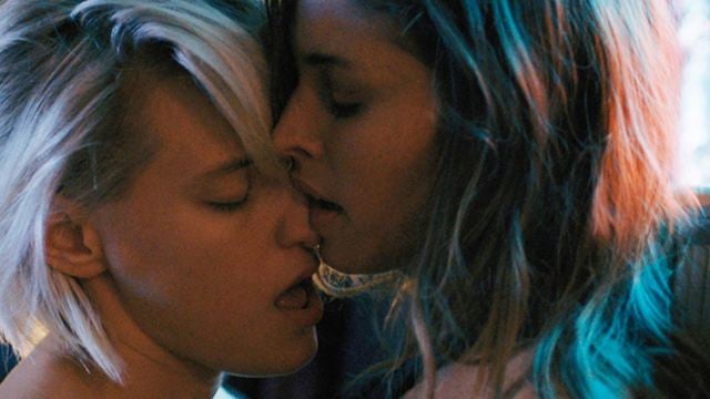 Liebesabenteuer zweier Frauen: Der deutsch untertitelte Trailer zum Erotikdrama "Below Her Mouth" ist da