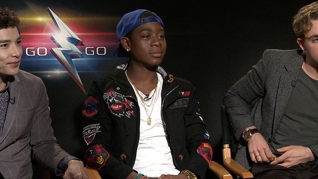 bild aus der news "Ich war in den pinken Ranger verliebt": Das FILMSTARTS-Interview mit den "Power Rangers" Becky G, Naomi Scott, Dacre Montgomery, Ludi Lin & RJ Cyler