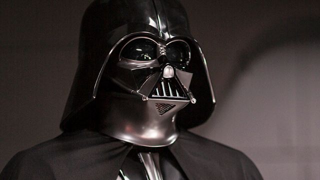 bild aus der news "Rogue One: A Star Wars Story": In einer Extraszene sollte Darth Vader ursprünglich eine zentrale Figur töten