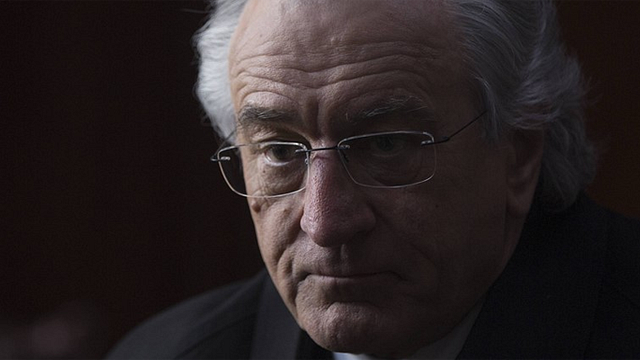bild aus der news "The Wizard Of Lies": Im neuen Trailer zum Bernie-Madoff-Biopic wird Robert De Niro wegen Finanzbetrug verhaftet