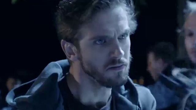 bild aus der news "Die Schöne und das Biest"-Star Dan Stevens will im ersten Trailer zu "Kill Switch" die implodierende Welt retten
