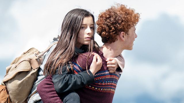 "Amelie rennt": Erster Trailer zur Young-Adult-Tragikomödie über den mutigen Weg eines jungen Mädchens