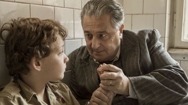 Im deutschen Trailer zu "Ein Sack voll Murmeln" mit Christian Clavier sind Kinder auf der Flucht vor den Nazis