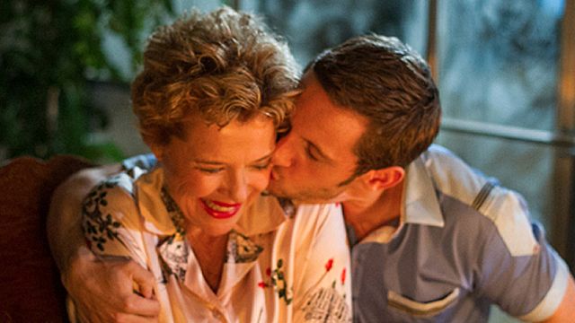 bild aus der news Annette Bening und Jamie Bell verlieben sich im ersten Trailer zum Biopic "Film Stars Don't Die In Liverpool"