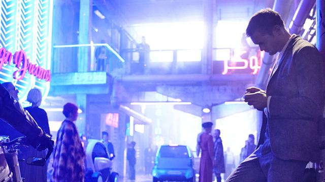 "Blade Runner" in Berlin: Trailer zum Netflix-Sci-Fi-Thriller "Mute" von "Warcraft"-Regisseur Duncan Jones