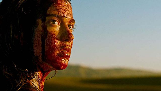 bild aus der news "Revenge": Blutige Rache im neuen Trailer zum Festival-Hit
