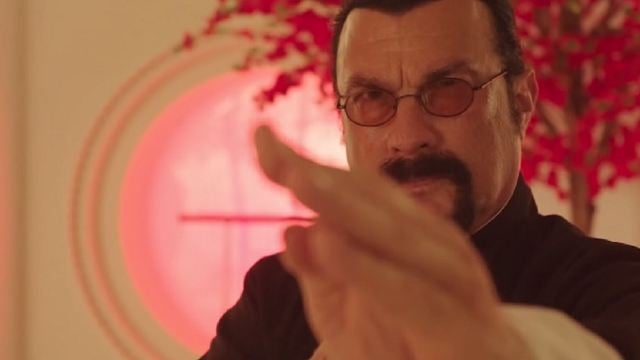 "Attrition": Steven Seagal teilt im neuen Trailer zum Martial-Arts-Actionfilm aus