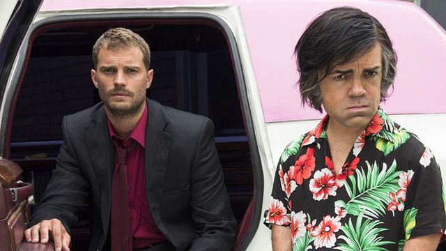 bild aus der news Peter Dinklage als Schnickschnack aus "James Bond": Trailer zu "My Dinner With Hervé"