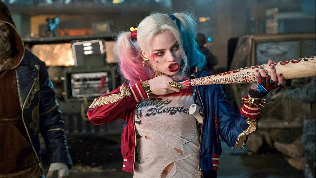 bild aus der news "Birds Of Prey": Auf dem Poster ist Margot Robbie von lauter schrägen Vögeln umgeben