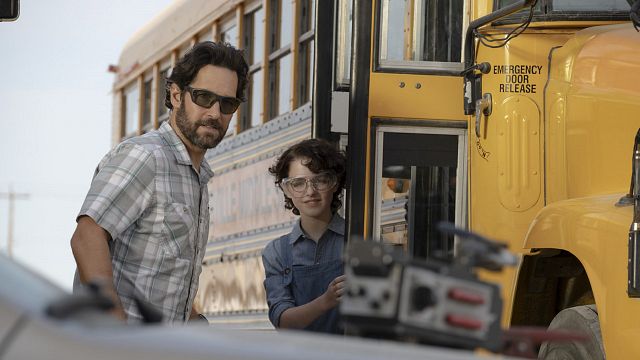 bild aus der news Neu im Heimkino: Dieses charmante & sauunterhaltsame Kult-Revival ist ein Must-See für Fans von "Stranger Things" & Co.