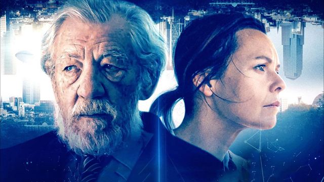 "Herr der Ringe"-Star Ian McKellen im Zeitschleifen-Thriller: Deutscher Sci-Fi-Trailer zu "Infinity - Unbekannte Dimension"