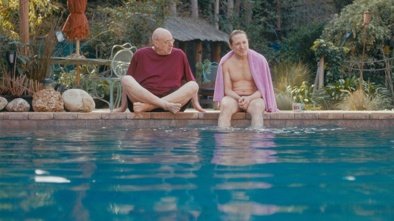 In L.A. warten Casper (Timo Jacobs) und Max (Max Bertani) auf die Rückkehr von Justine – und genießen dabei das gute Wetter in Hollywood.