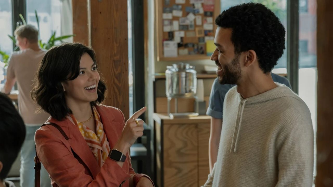 Nachdem er Lizzie (An-Li Bogan) kennengelernt hat, ist sich Aren nicht mehr sicher, ob man wirklich immer den Weißen den Vortritt lassen sollte.