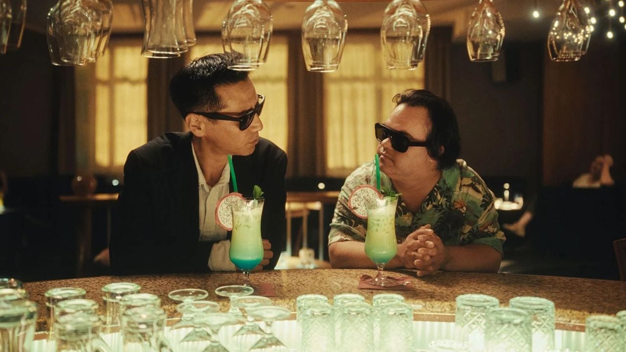 Kitamura (Kanji Tsuda) und Buschi werden sich auf ihrer Reise immer ähnlicher.