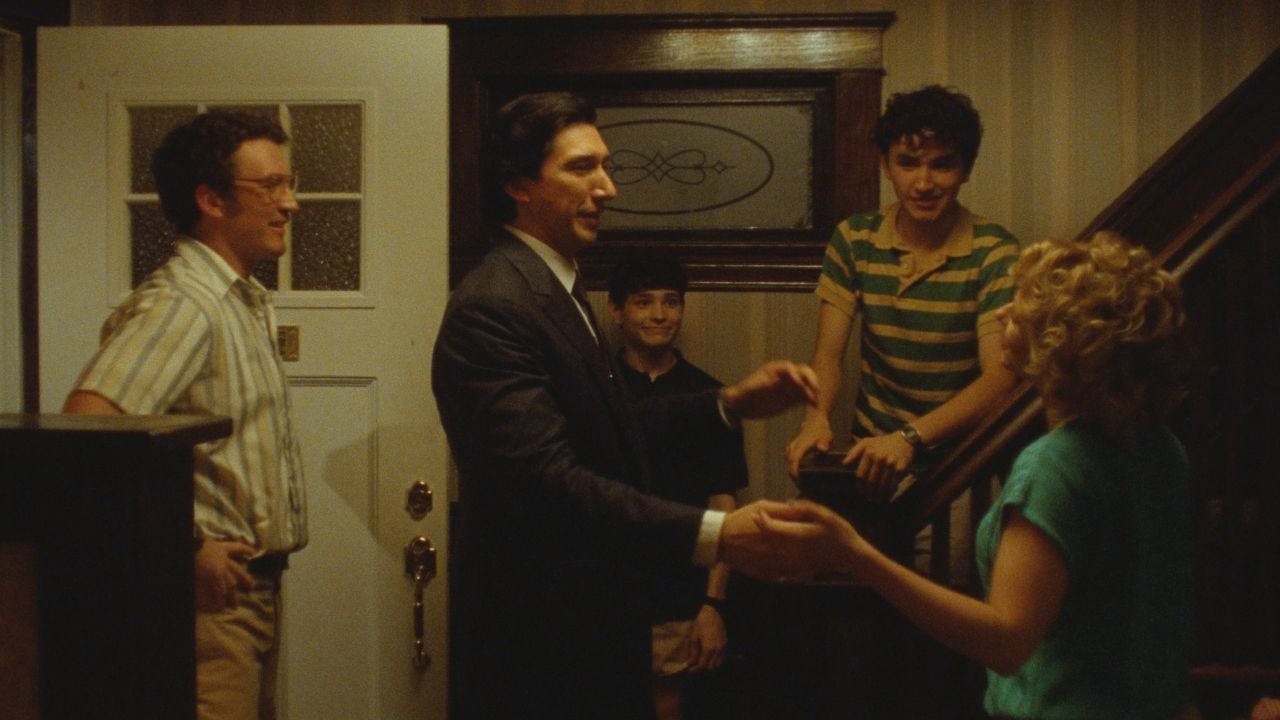 Wenn der Ex-Cop Gary (Adam Driver) bei der Familie seines Bruders aufschlägt, steht er sofort im Mittelpunkt.