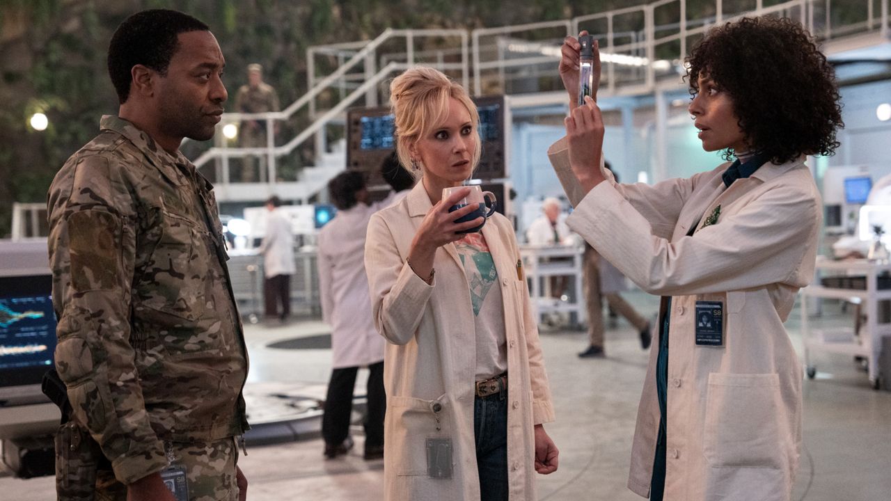 Ihre Figuren spielen in „Venom: The Last Dance“ eine (zu) große Rolle: Chiwetel Ejiofor, Juno Temple und Clark Backo.