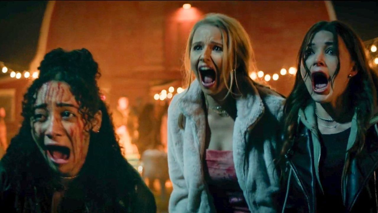 Das titelgebende Maisfeld wirkt auch schon ohne Horror-Clown ziemlich gespenstig… 