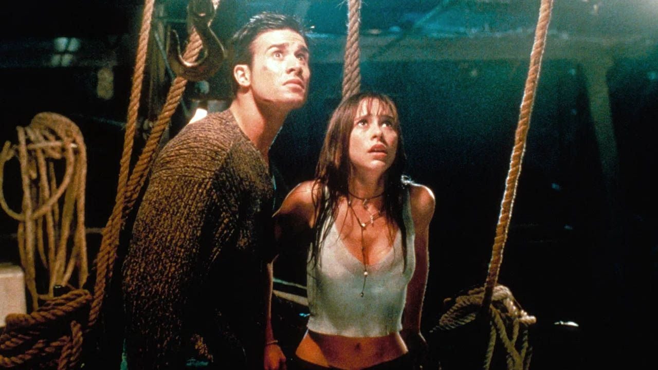 Jennifer Love Hewitt und Freddie Prinze Jr. kehren in Kult-Horror-Sequel zurück: Erste Bilder zum neuen "Ich weiß, was du letzten Sommer getan hast"