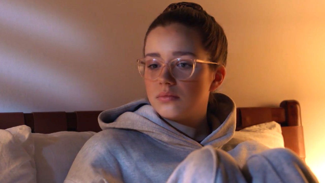 GZSZ-Vorschau heute: Katrin findet die verschwundene Kate im Hotel - TV-Starts bei FILMSTARTS.de