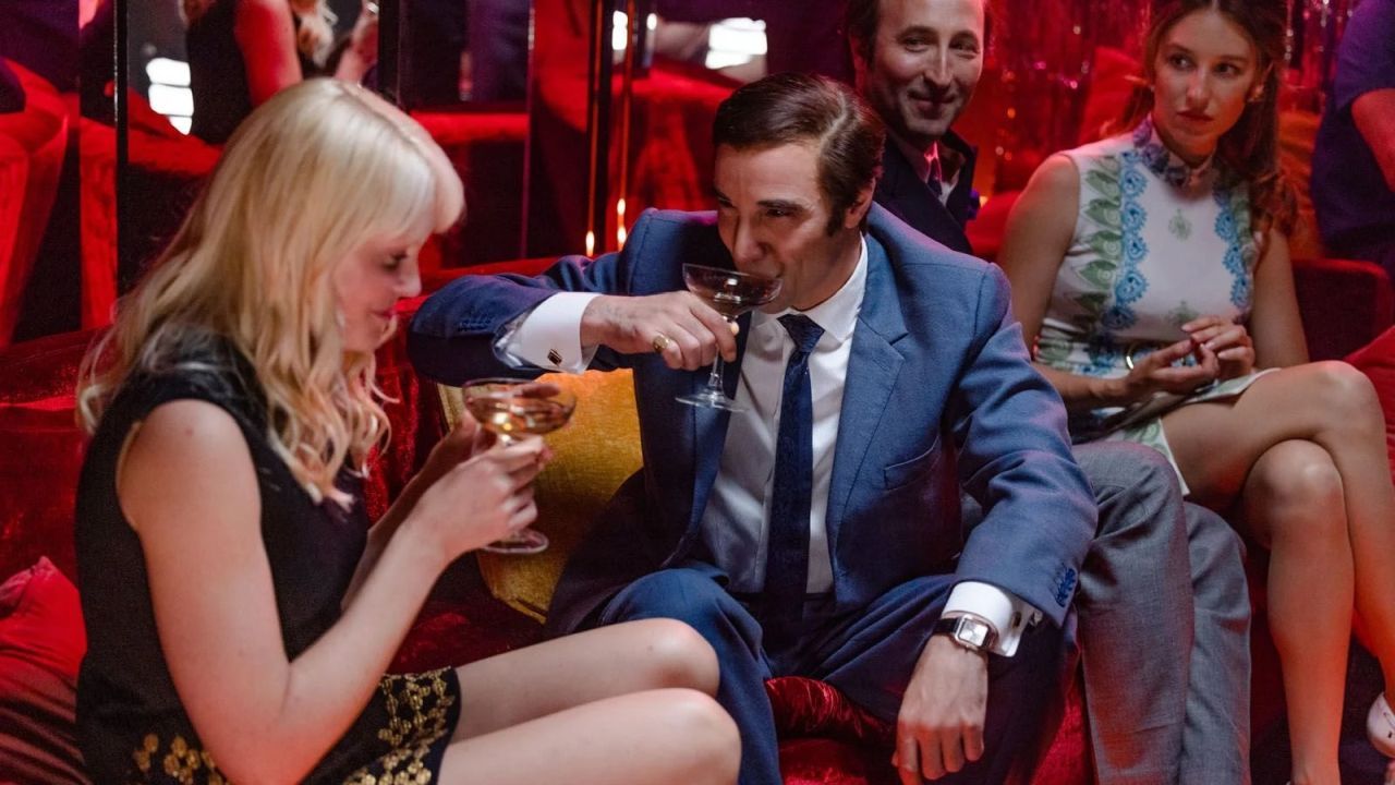 Alkohol und Frauen war Charles Aznavour nie abgeneigt.