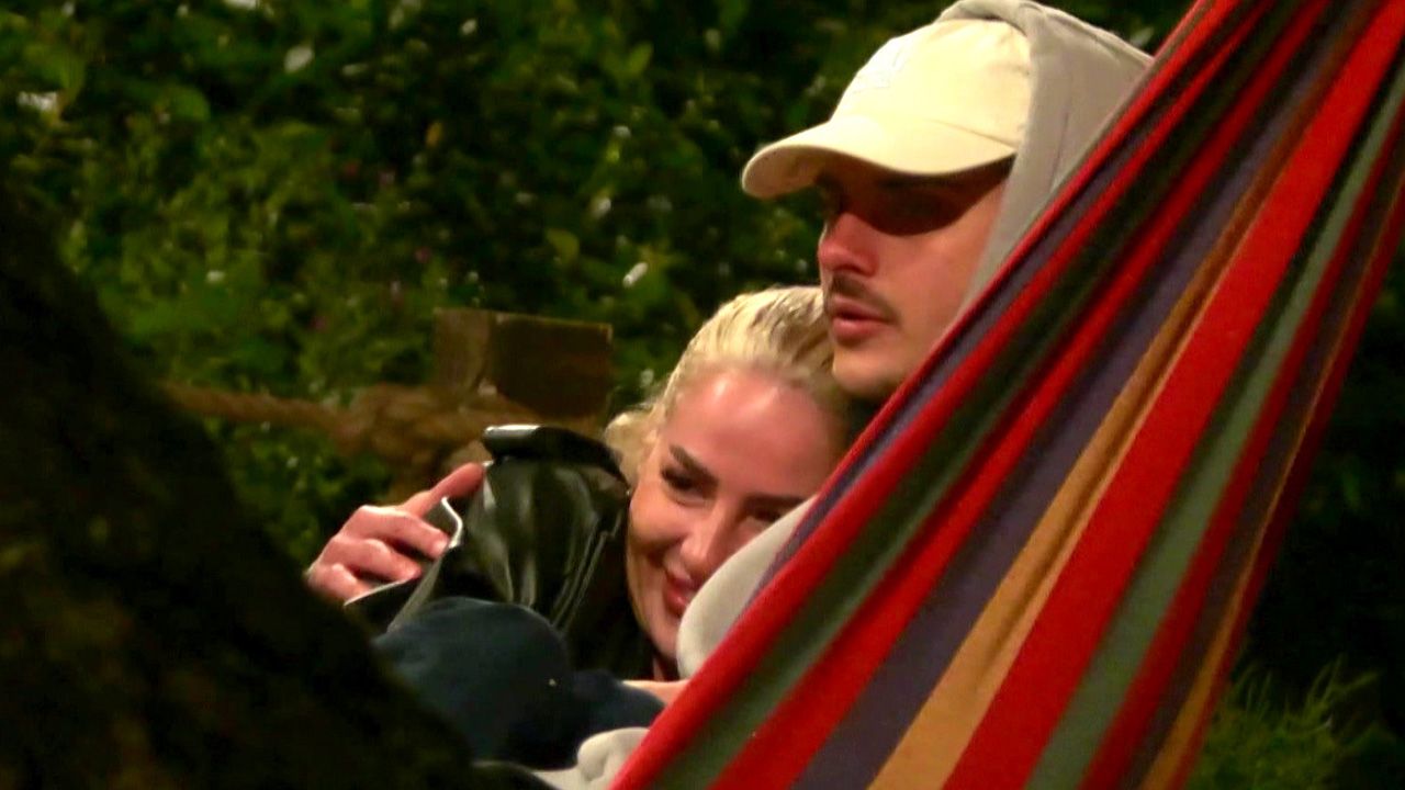 Nach Ina liegt Emma in Tims Armen