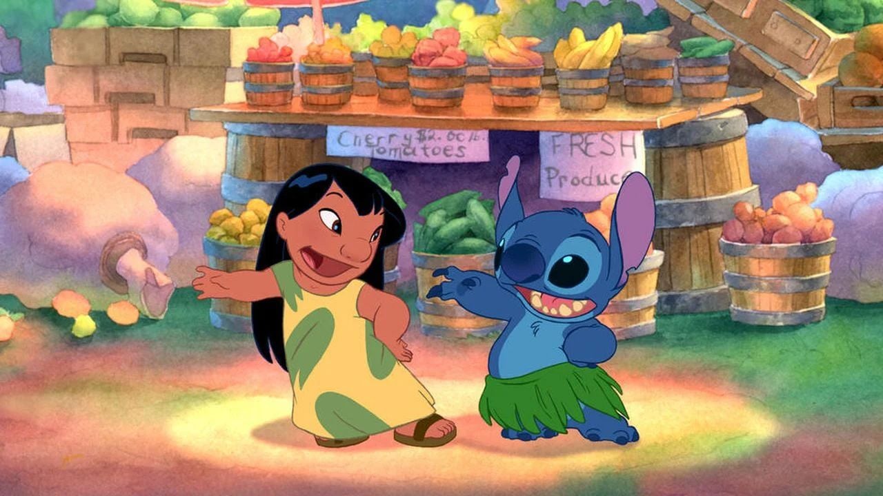 Nach 23 Jahren kommt die Realverfilmung: Erstes Bild aus "Lilo & Stitch" zeigt euch Disneys knuffigstes und chaotischstes Alien