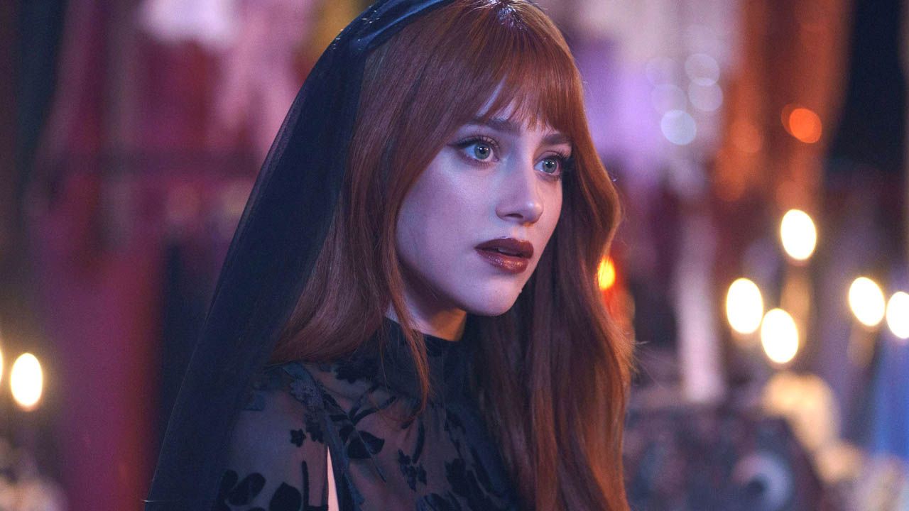 Lili Reinhart versteht genau, in was für einem Film sie mitspielt – trotzdem bleibt Apple eine eher blasse Anführerin.