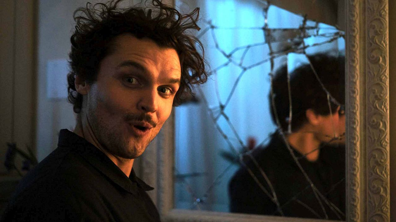 Erkennt ihr, wer sein berühmter Vater ist? Sohn einer Schauspiel-Legende dreht im Trailer zum neuen Horrorfilm "Borderline" völlig frei