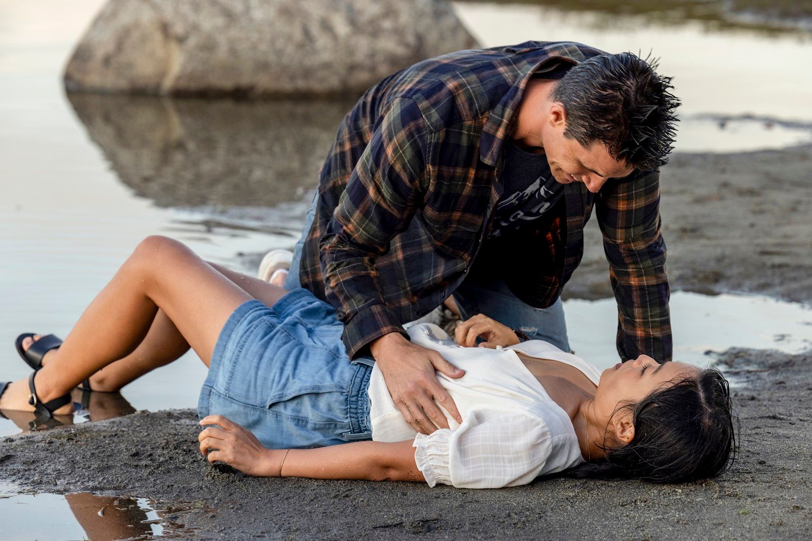 Bild zu Robbie Amell - Mein Sommer mit dir : Bild Andrea Bang, Robbie ...