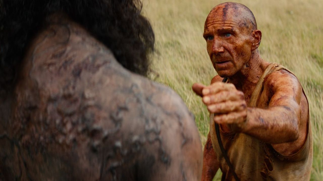 Die Annäherung von Dr. Kelson (Ralph Fiennes) und seinem Alpha-Zombie Samson ist nicht nur berührend, sondern auch überraschend humorvoll. 