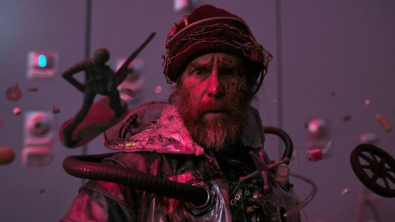 Das Outfit des namenlosen Protagonisten (Sam Rockwell) wird man nach dem Kinobesuch sicherlich so schnell nicht wieder vergessen!