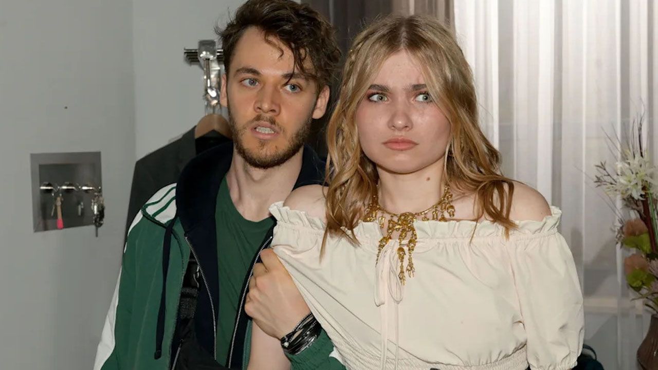 Robin nimmt Johanna als Geisel