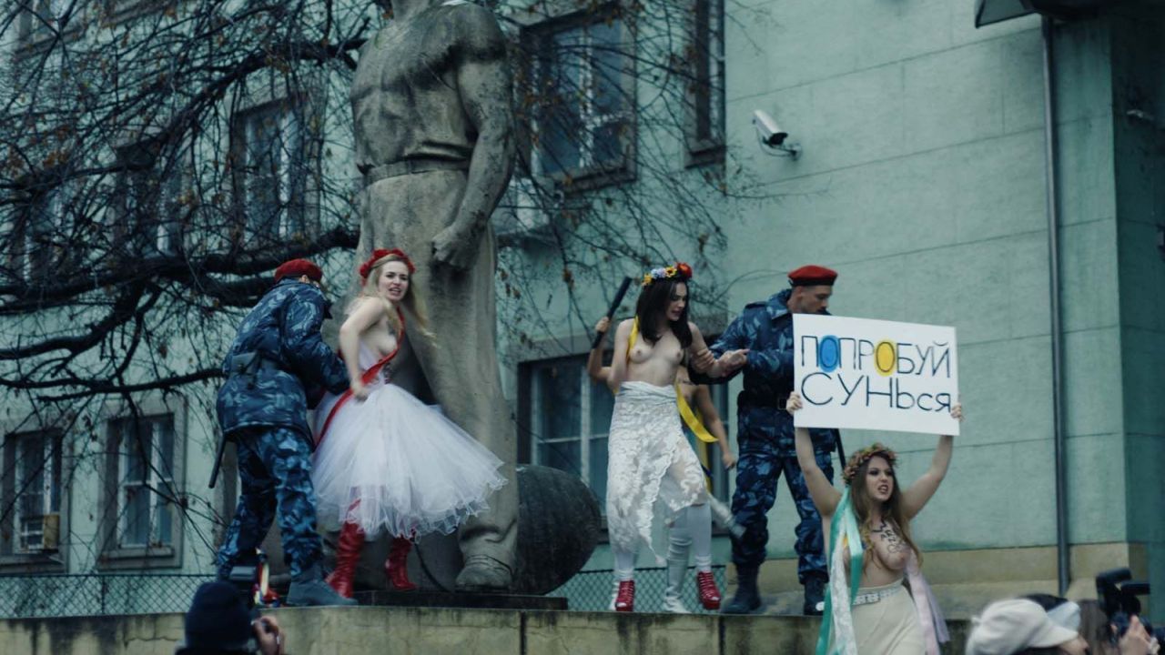 Die Frauen von FEMEN werden mit ihren Protestaktionen schnell zur weltweiten Mediensensation.