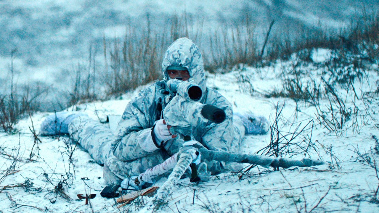 Zwischen Action-Kracher, Rache-Reißer & Kriegsdrama: Trailer zu "Sniper: The White Raven" – basierend auf einer wahren Geschichte