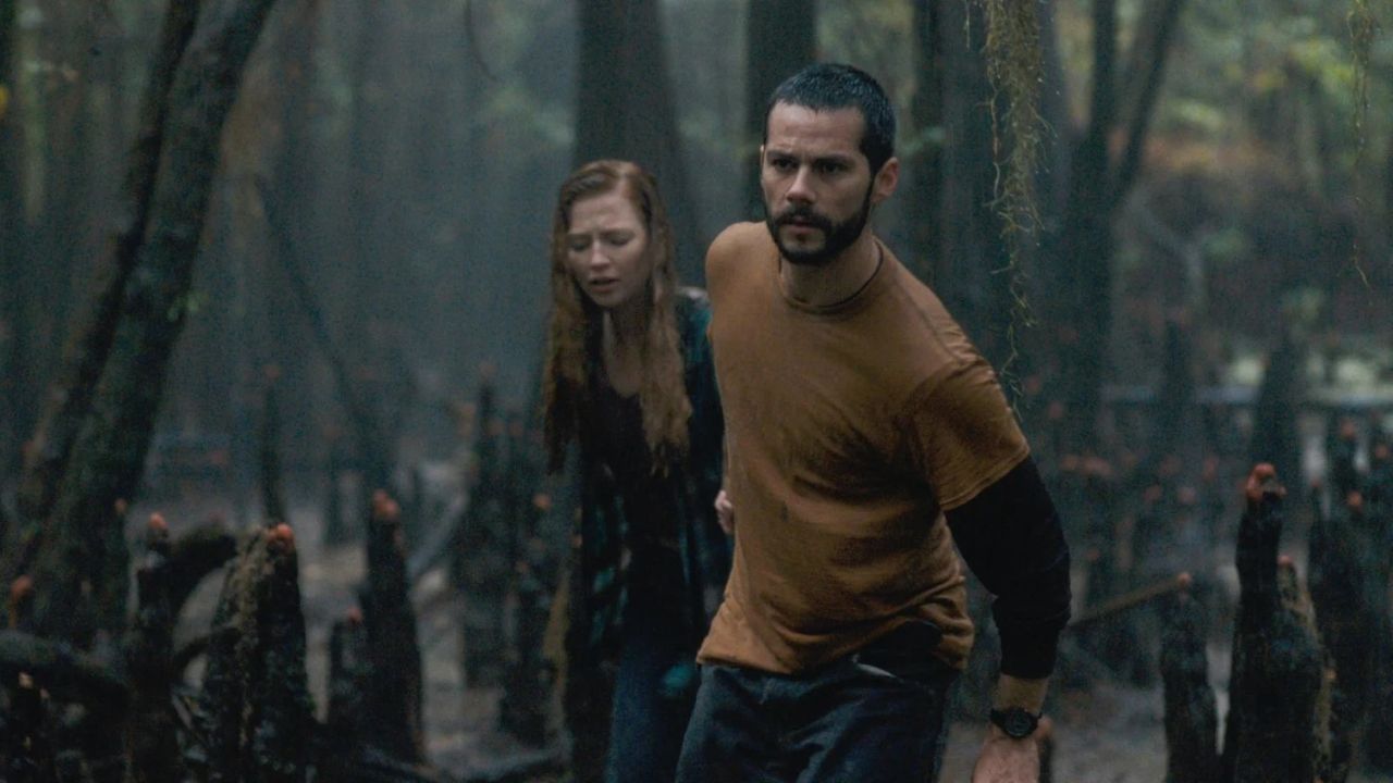 Paris (Dylan O'Brien) ist der festen Überzeugung, einem Mysterium auf der Spur zu sein. Aber seine Freundin Cee (Diana Hopper) bleibt skeptisch.