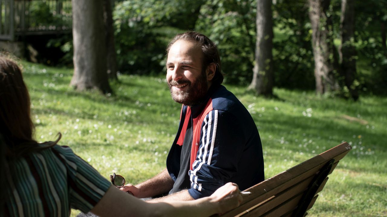 Paul (Vincent Macaigne) nimmt das Social Distancing besonders ernst – und kriegt sich darüber immer wieder mit seinem Bruder in die Haare.