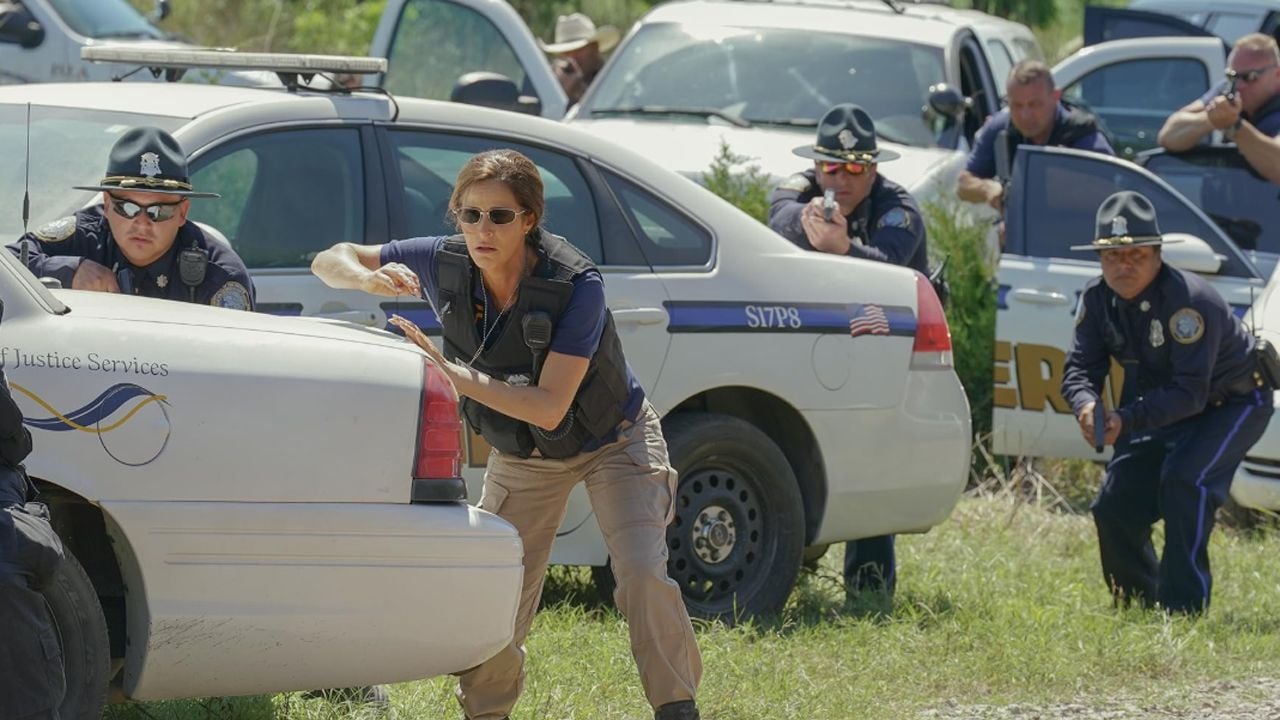 Offiziell bestätigt: Gangster-Serie vom "Yellowstone"-Macher erhält 3. Staffel – einer der größten Action-Stars aller Zeiten ist wieder dabei!