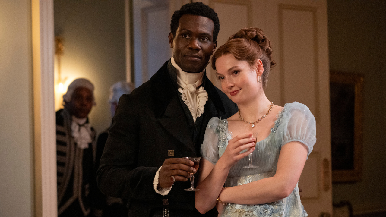 Francesca (Dodd) und John (Alli) erkunden ihr gemeinsames Eheleben.