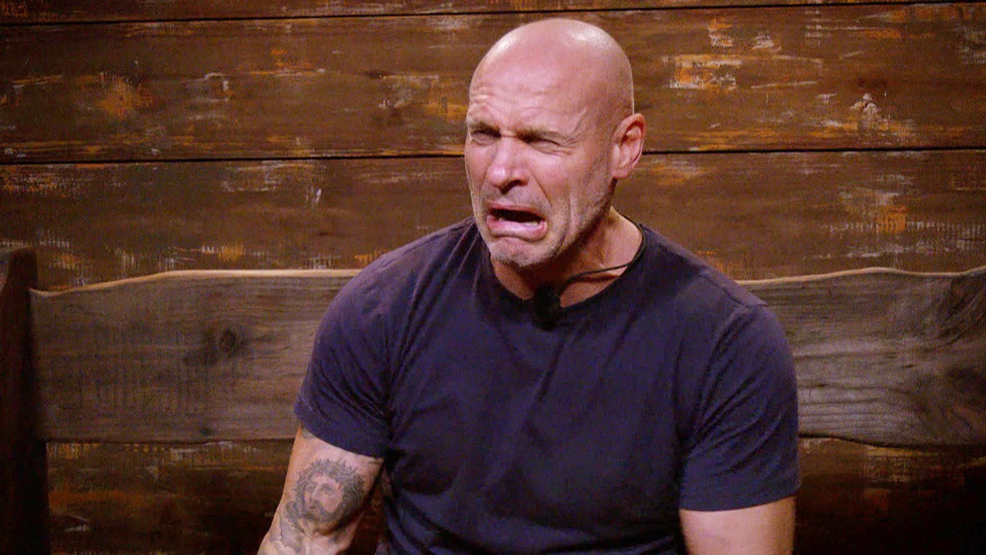 Nicht gerade die feine Art: Thorsten Legat äfft Hanka Rackwitz nach.