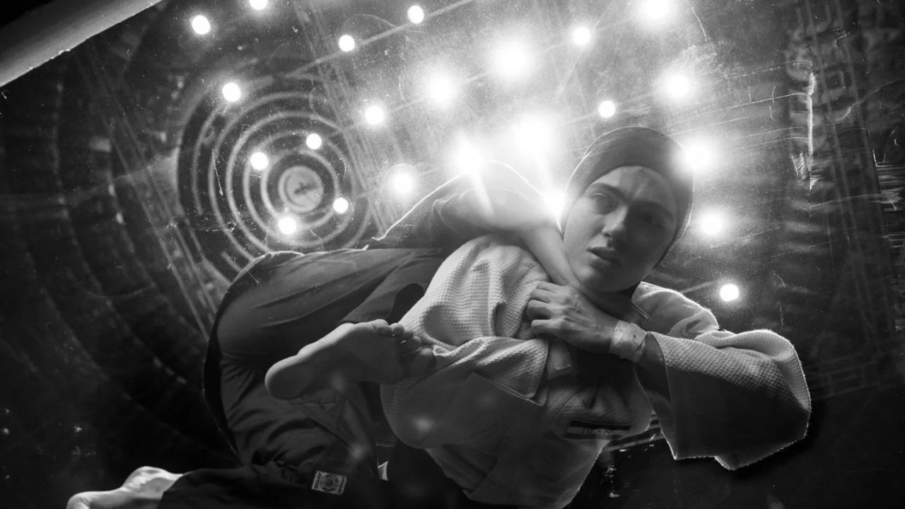 Chef-Kameramann Todd Martin findet immer wieder faszinierende, unverbrauchte Bilder, um die Judokämpfe in Szene zu setzen. 