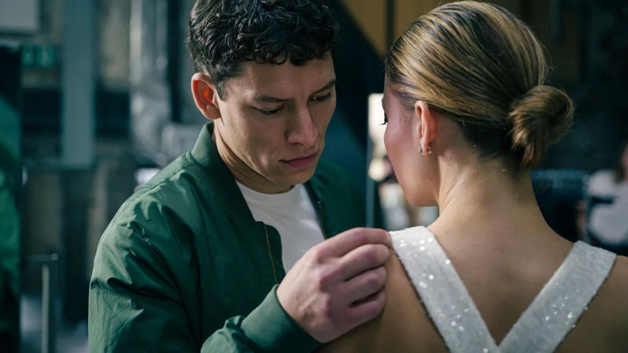 Elle lässt sich auf eine Affäre mit Bodyguard Ben (Malik Blumenthal) ein, aber auch der hat eine geheime dunkle Seite.