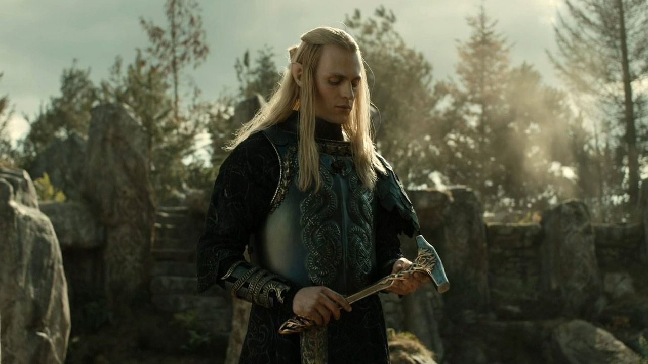 Sauron mit Feanors Hammer