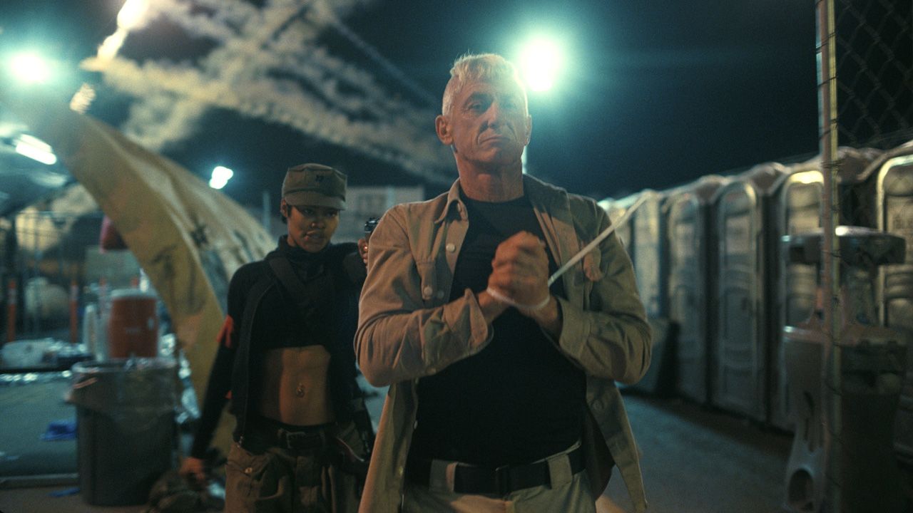 Hat in den Fängen seiner Widersacherin einen Ständer und ist trotzdem furchteinflößend: Sean Penn als Lockjaw.